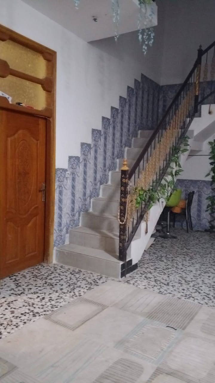 دار الإيجار طابقين حديث
الموقع زوير قرب الكورنيش تقسم حسين مارينا
تبليط خدمات كامله
طابق الارضي غرفه نوم وهول استقبال ومطبخ وصحيات وكراج وحديقه
طابق ثاني غرفتين وهول
مبلغ الإيجار 450
مراجعه مكتب الأهرام لعقار والمقالات شارع 60قرب مجمع الضامن الطبي *********** بيه واتساب

