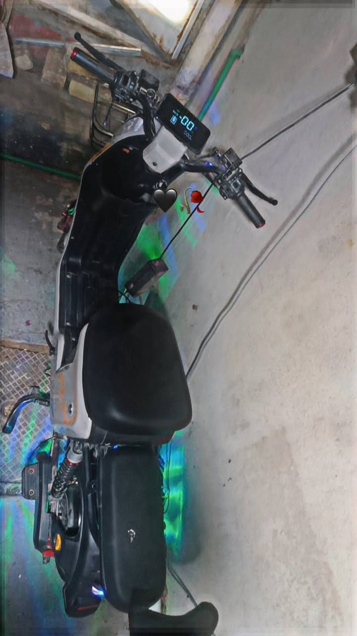 دراجه R9 ست بطاريات نشره الوان اشاير يمنه يسره  4سرعات نظام رجوع بك تمشي مسافه 50 كيلو  السعر 480 وبيها مجال نجف حي السلام للتواصل ***********
