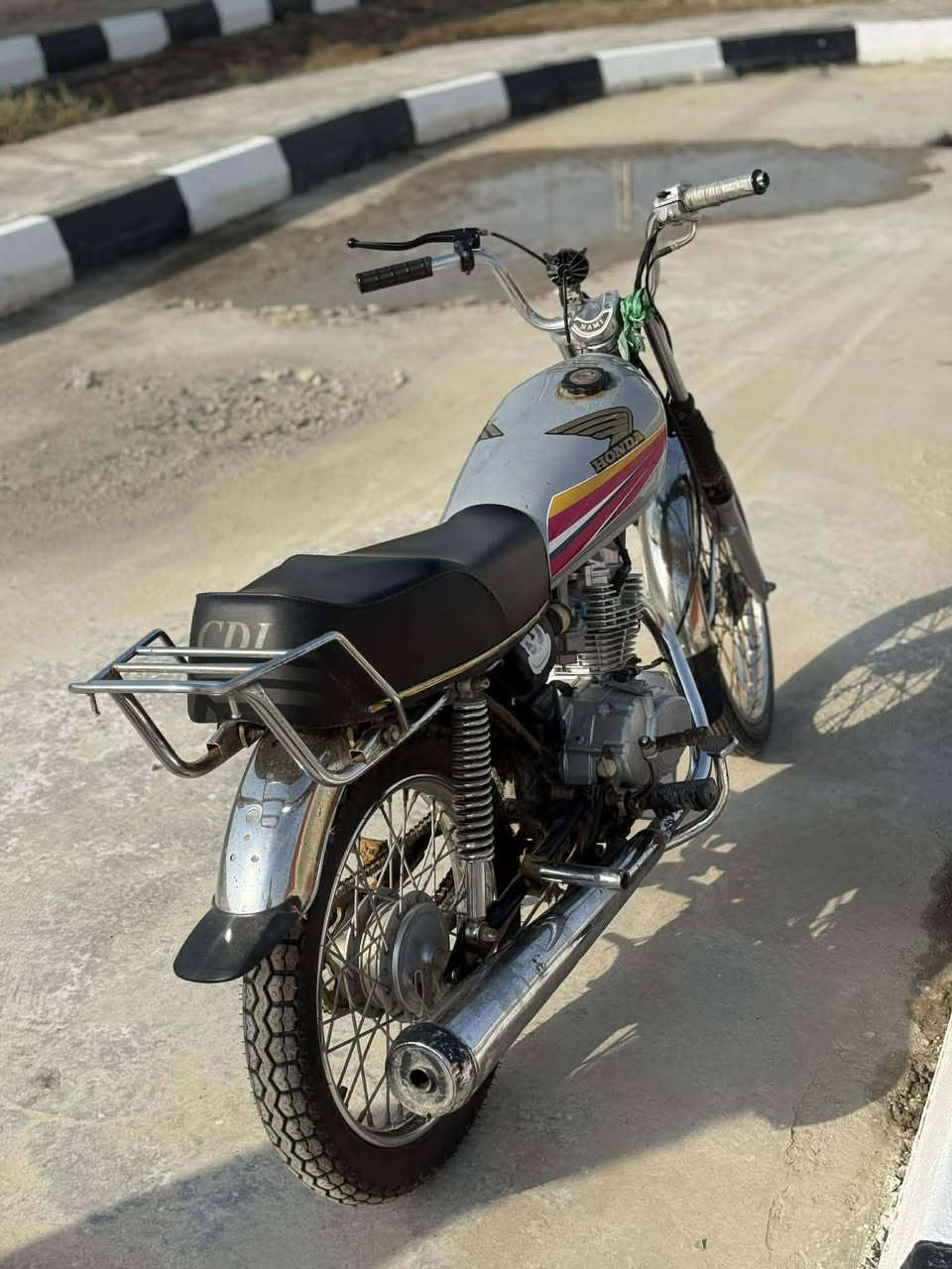 دراجه نامه موديل 15 اوراق كامله اصوليه السعر 700 وبيها مجال حك الجيه المكان +الفهو + المجري والشراي بي خير ويدلل الرقم (***********)
