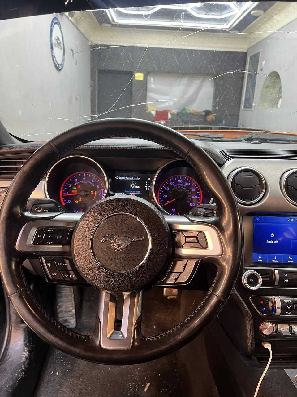 السلام عليكم
من رخصة الادمن 
موستنك ايكو بوست 2022 بريميوم
اللون المميز البرتقالي الطوخ 
محدث بجم شيلبي 
السيارة مصبوغة حزام تغير لون 
مصبوغة جديدة بعدهة بالجيس 
عدى القمارة لونهة اسود 
حادثهة من امريكا. خلفي وهنا نضربت عندي دعامية وبنيد وجاملغ 
صار بيهة دواخل بسيطة 
السيارة خير من الله جاهزة وكاملة 
بيهة نقوصات كم شغلة بسيطة 
المواصفات 
كشنات تدفئة تبريد 
داخل جديددد جلد 
تحكمات ستيرن
دشبول 7 الوان 
رادار وحساسات 
اشاير ترحيبية 
ماصدات زنون 
تشغيل عن بعد 
جامات اوتو 
شاشة كار بلاي 
5 وضعيات قيادة 
تبريد ثلج 
السعر 139 اقوة سعر بهيجي موديل ومواصفات 
العنوان بغداد حي الاعلام 
للاتصال ***********
***********
