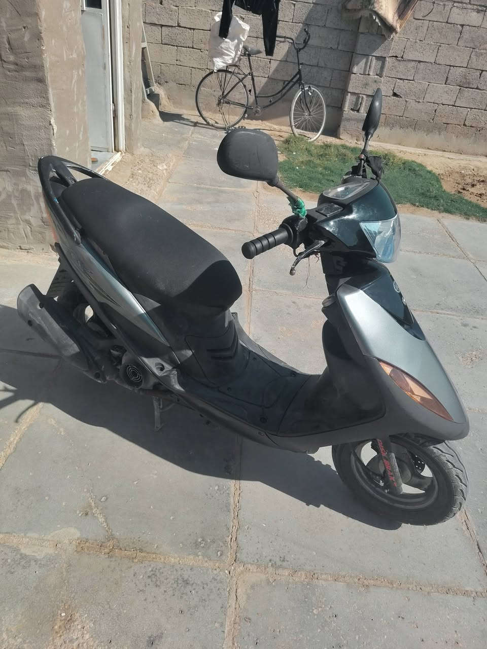 السلام عليكم دراجة  رمبة للبيع صالي شهرين منزله انتصل على هاذه رقم ***********
