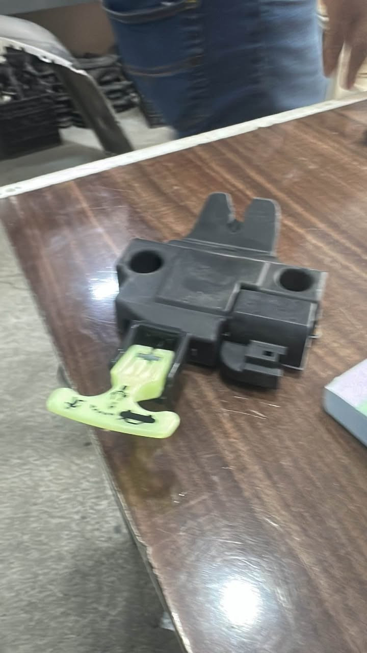 2️⃣0️⃣2️⃣0️⃣—2️⃣0️⃣2️⃣5️⃣
تفصيخ قطع TOYOTA كامري مودیل جدید👌🏻
تجاري - بلادي 
                                   📆2025-2018
العنوان : اربیل  /الصناعة جنوبی 📍 
للاستفسار ❓
                                   ☎️***********
توصيل جميع المحافظات 🚚 أربيل, العراق
