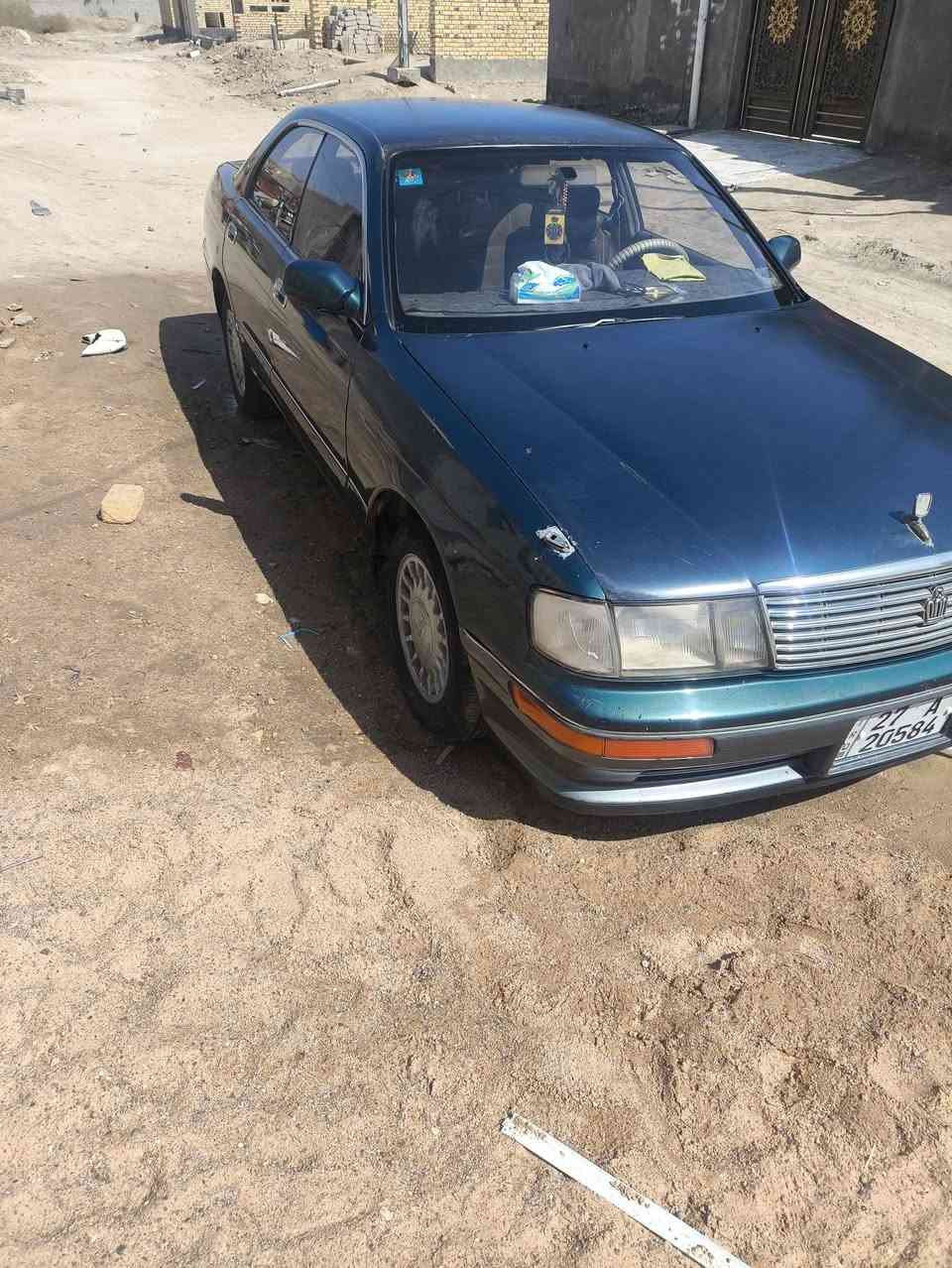 السلام عليكم بطه موديل 93 رقم ذي قار سنويه جديده تحويل ثاني يوم  سياره مكفوله من الضربه والكص فقط مصبوغه حزام للجماليه تبريد وي سيوج كير محرك كفاله سياره ماتصرف عليها ربع دينار.  العنوان ذي قار البطحاء السعر 55  الهاتف ***********
