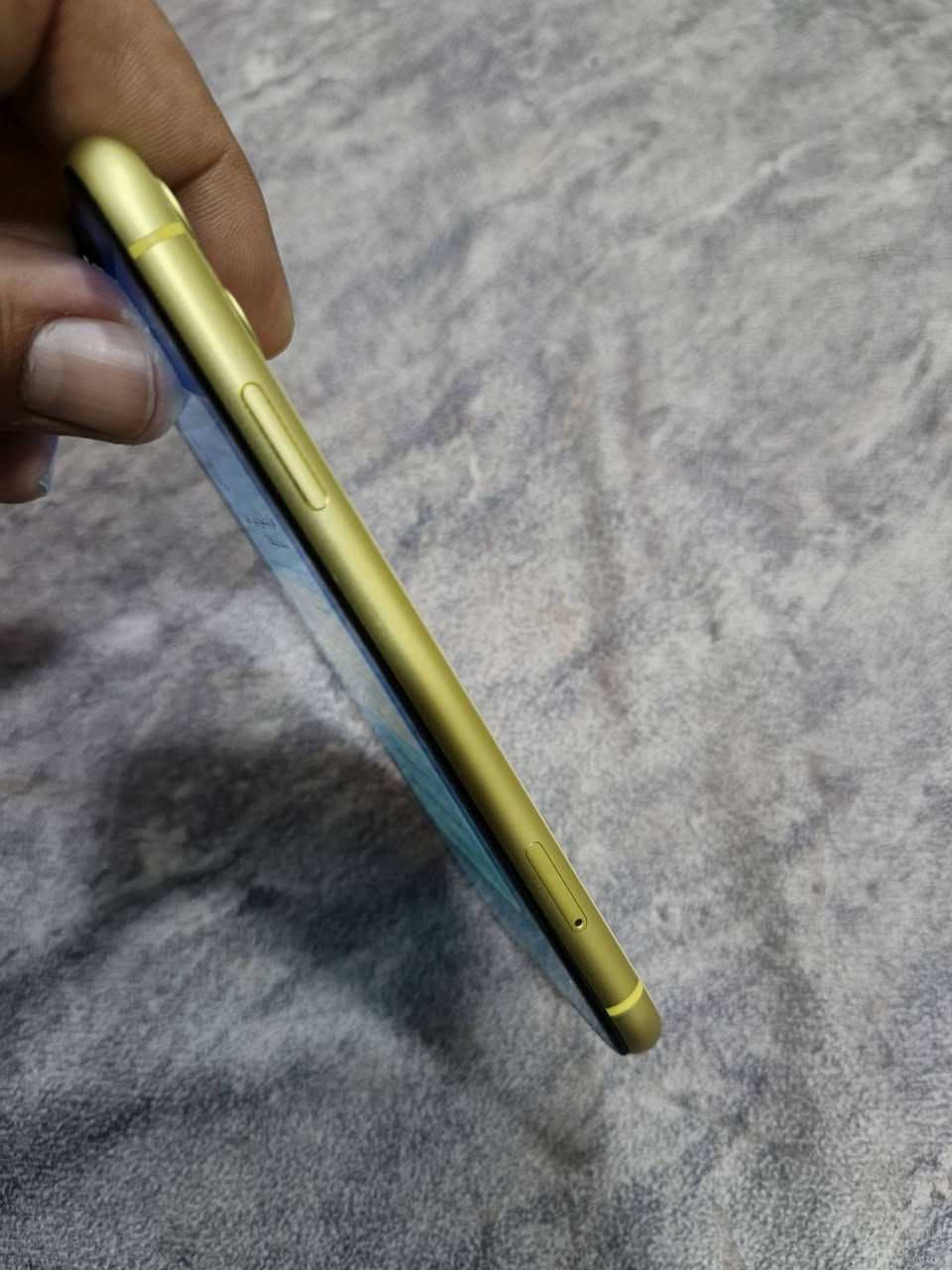 ايفون 11 ذاكرة 64 بطارية 76 كلة بلادي وشغال اي عيب ما بي سعرة ١٨٠ وبي مجال ***********
