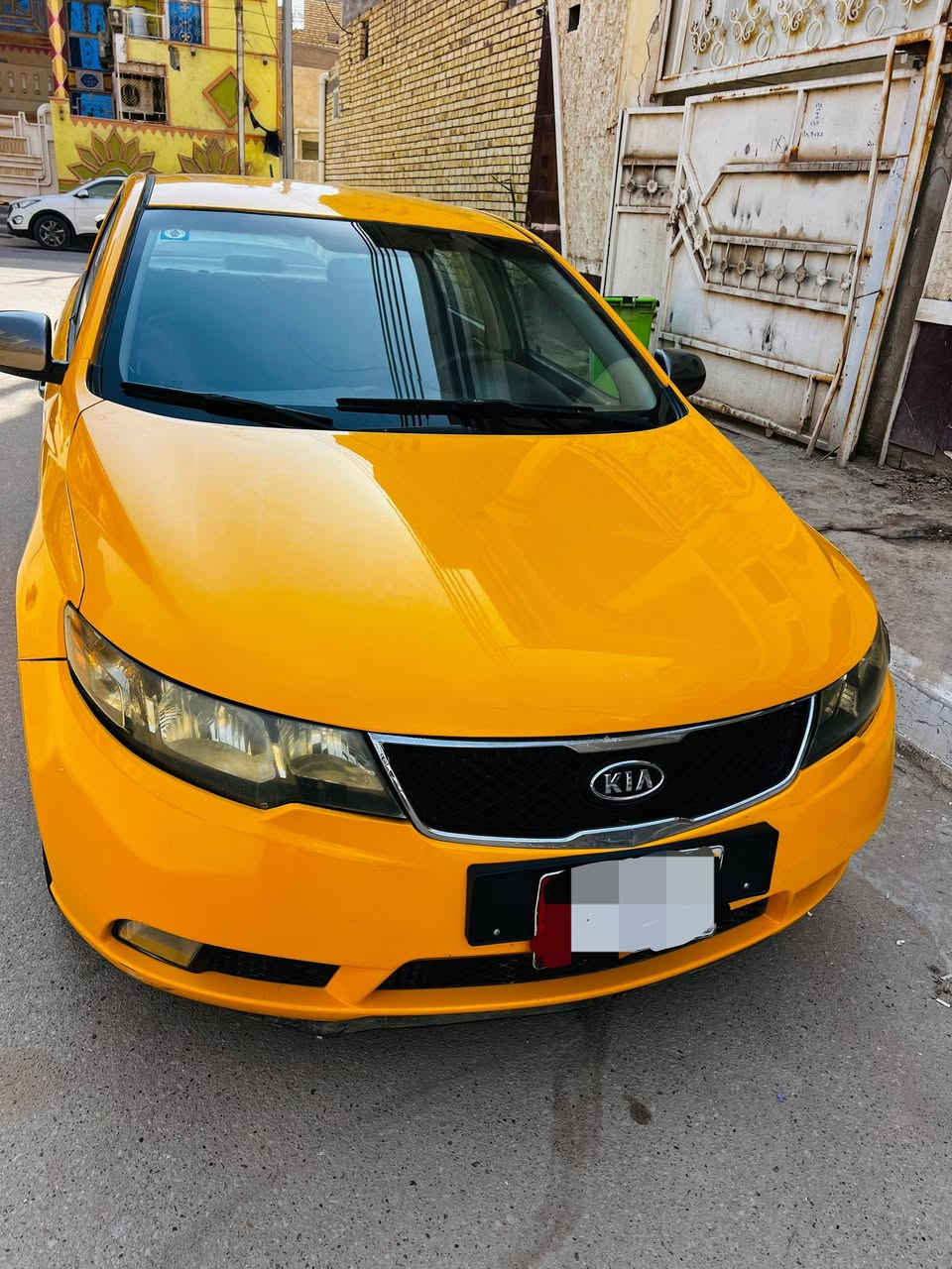 السلام عليكم.....
سياره فورتي للبيع موديل 2013 
بأسمي سنويه انكليزي 
طخم تاير جديد 
حداديه 60%
باقي التفاصيل اتفضل خاص ***********
السعر / 95 وبيه مجال للشراي !
