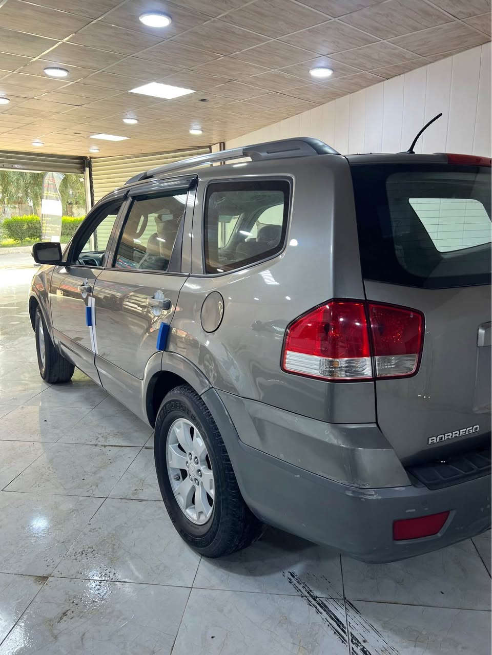 السلام عليكم. مهافي 2009. مكينه وكير وصدر كله كفاله السياره كفاله عامه عده بيها باب صبغ بدون ضربه. سنويه جديده تحويل مباشر. السعر ١١٠ العنوان ديالى بعقوبه رقمي ***********.
