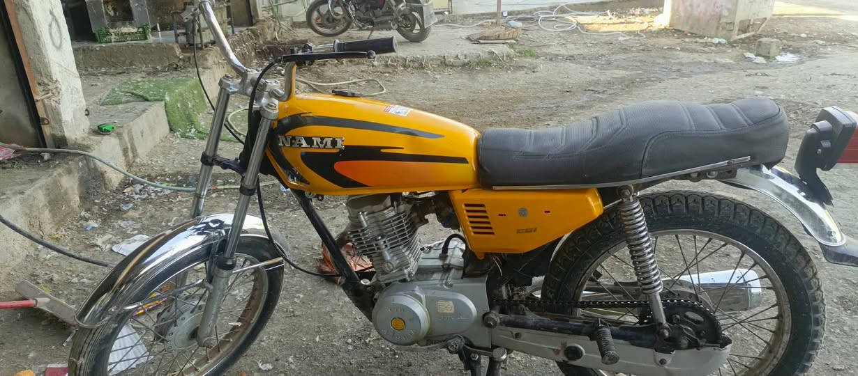 سلام عليكم
دراجه لبيع موديل 2022 كلك السعر 300 وبيه مجال مكينه جديده مال نامه 
تواصل ع رقم ***********
