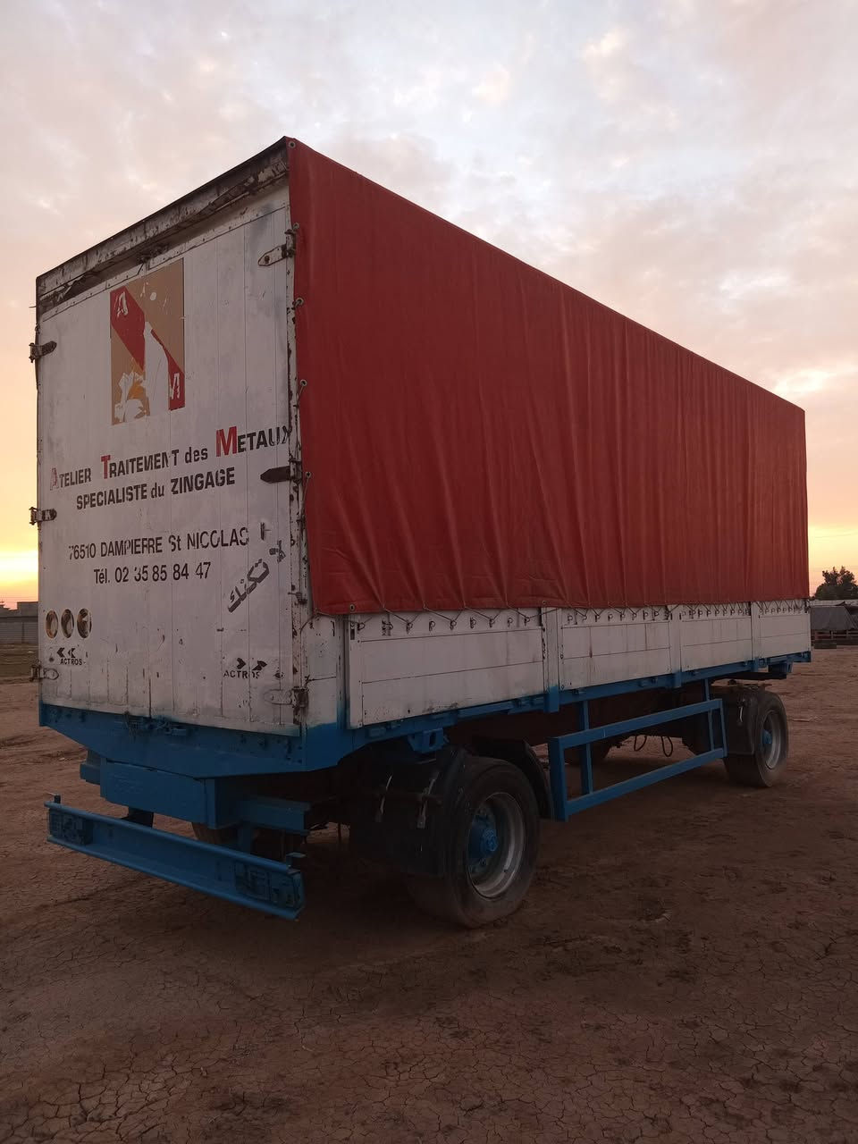 مقطوره للبيع تك طول سبعه ونص جديده وربيه فحل جوبلس وركتين مكان ديالى ***********.    ***********
