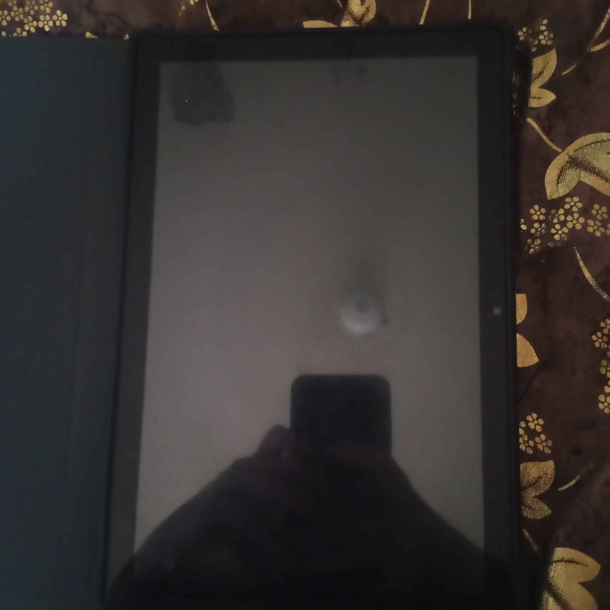 سلام عليكم 

ايباد سمارت تابلت smart tablet من شركة zonify 

1- الحم 10.1 

2- الذاكرة 1000gb 

3- الرام 16 gb 

4- منفذ سيم كارد 

5- بطارية 1000.0 m

6- كامرة امامية و خلفية 

7- دبل سماعة 

8- معالج Quad core 

9- الحالة جديد 

لملحقات شاحن قلم كيبورد حافضة ايربد تحويلة لاصق موس 

السعر 150 الف توصيل موجود 
جديد بس مفتوح 🤍


**إذا كنت صاحب هذا الإعلان وتريد حذفه لأي سبب، رجاءا أرسل رسالة إلى الدعم الفني**