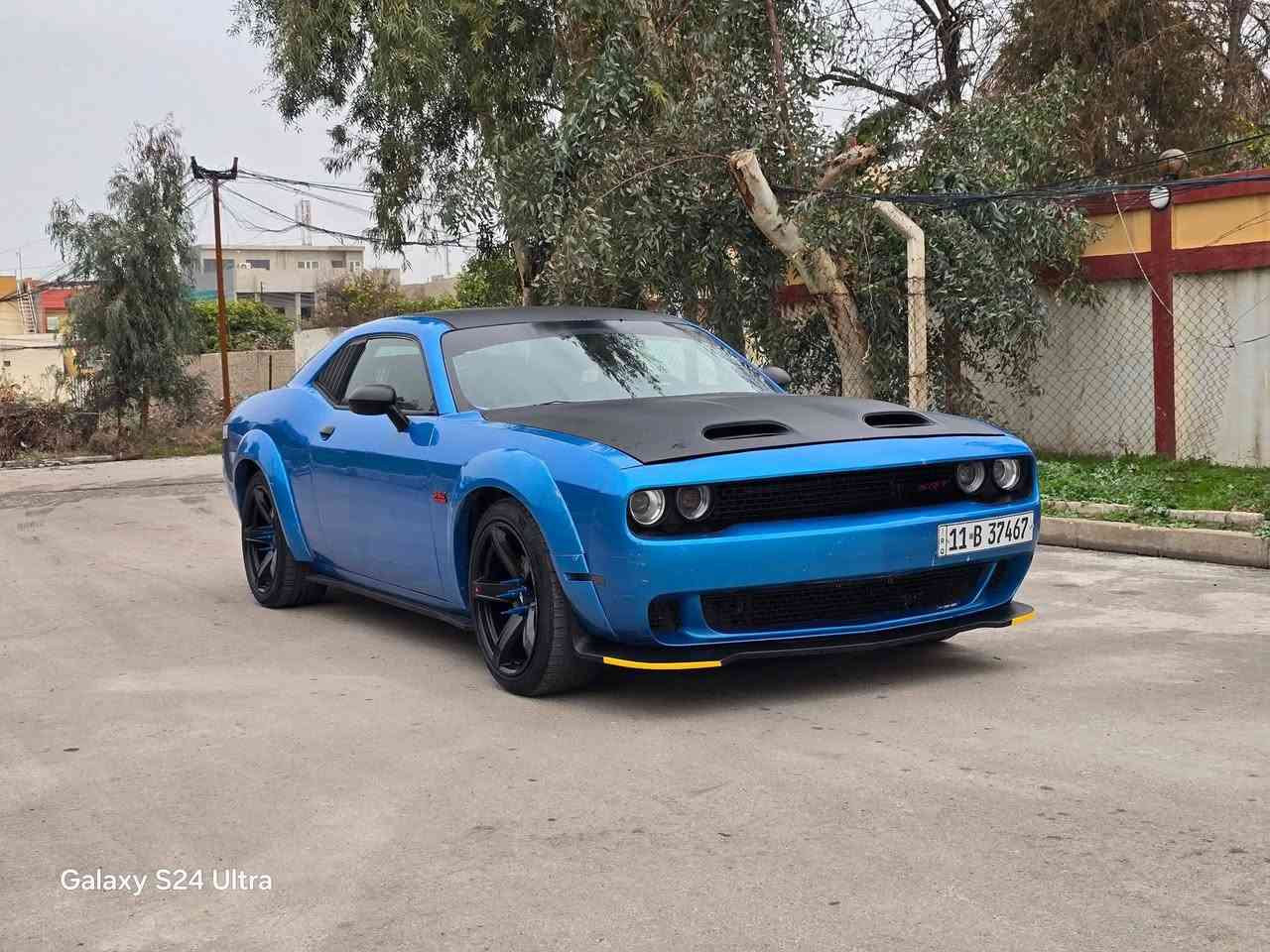 سعر 105
جالنجر 2012 محدث 2020 
🚫مصبوغة عام تغيير لون 
محرك 6 سلندر حجم  3.600   كير اوتوماتيك شرط المحرك والكير 
رقم بغداد  دولي رقم وهزة وسنويه  جديده 
شرط التحويل 
بصمة تشغيل بصمة ابواب تشغيل عن بعد 
شاشه كامره تحكمات ستيرن كشن كهرب 
داخل كنتارة 
صدر امامي خلفي بشرط 
سيارة جاهزه دينار متصرف عليها 
موصل الايسر 
***********
***********
