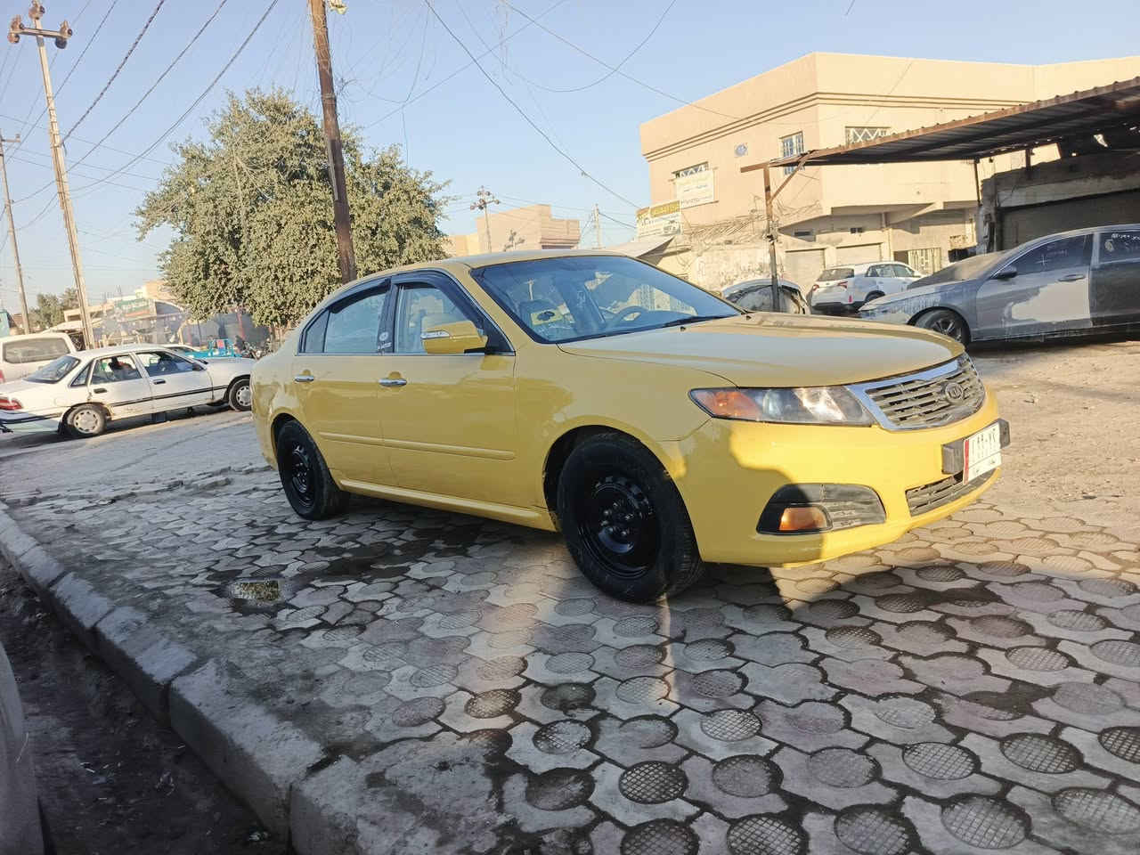 السلام عليكم رمضان كريم عليكم ان شاء الله كيا اوبتيما 2009  حادثها لغد مبدل بلادي مامبين شغل فول مشتغلي رقم بغداد  مشروع وطني تحويل مباشر  سنوية 2027  مصفرة هيئه سياره جاهزه حداديه اماميه ٨٠ بلميه  تخم تاير جديد  وباتري البارحه شديته جديد  ..مكينه 2400 جديده كير خمس نمر وارد امريكي  تبريد تدفئه مكفولات  سياره جاهزه ما بيها نقص مكان السياره بابل المسيب السعر 85 وبيها مجال

  .....ملاحظه نقصها فراش جنطه مابيها نسيته يم ابو الغسل وراح  وتجي تكلب اسياره 
(هاذه الموجود) مابيعلك زيرو لان  اكو هواي يعاملون ويتعبون وميشترون 

 اتصال على الرقم ***********
