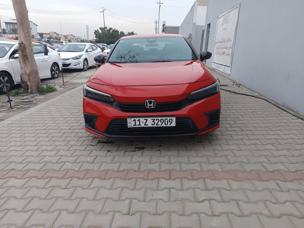 السلام عليكم 
للبيع
هوندا سيفك2024 سبورت / لون احمر مميز  / وارد امريكي
 رقم بغداد 
الحادث مرفق بالصور

محرك 2000 ٤سلندر 
ماشية 28 الف وقابل للزياده  
بصمة 
تحكم ستيرن وحساسات ورادار  امامي وكاميرا خلفية
محدد وتصحيح مسار 
اوامر صوتية
شفتات ستيرن
٣ انظمة قيادة 
كهربائيات وتبريد وتدفئة كلها شغالة 
ايرباك الستيرن فقط 
السعر 150 ورقة 

عنوانها بغداد مدينه بسماية  
للاستفسار***********
