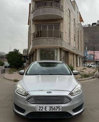 فورد فوكس ١٨  صرف وقود جيد جداً تبريد ثلج  كير ومحرك مكفولات  حادثها خ...