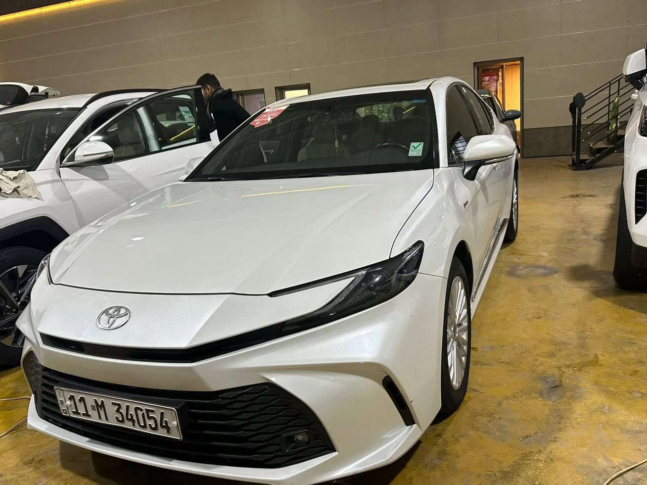 السلام عليكم اخواني واخواتي العزاء سياره كامري موديل 2025 سياره سازس باب اول ام الضمان بعدي بل ضمان ماشيه 38حقيقي السياره مابيه اي ملاحضه مكفوله كفاله عامه
المواصفات
مكينه 2500هايبرد سياره دبل كرسي كهرباء شاحن واير ليس حساس امامي حساس خلفي كامره وشاشه كبيره تحكم ستيرن 
السعر/265 وبيها مجال شي بسيط
الرقم/***********
