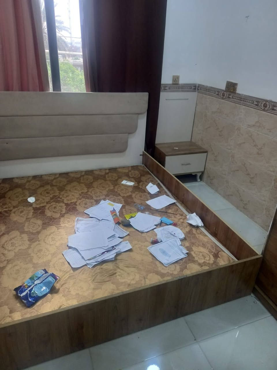 السلام عليكم اغراض للبيع للاستفسار الاتصال على رقم ***********
