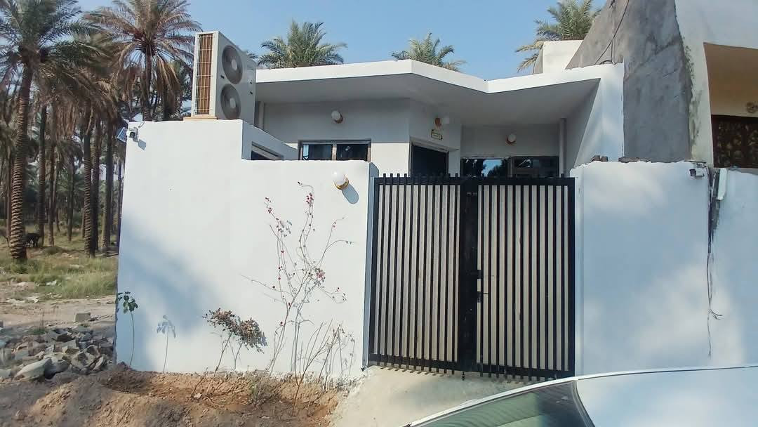 دار للبيع او مراوس بقطعه باب الدرب  100م طابو زراعي سند 25  بعقوبه شارع الساده الرئيسي مقابل منفذ الهودج وسواق حجي هادي للستفسار ***********
السعر 40
