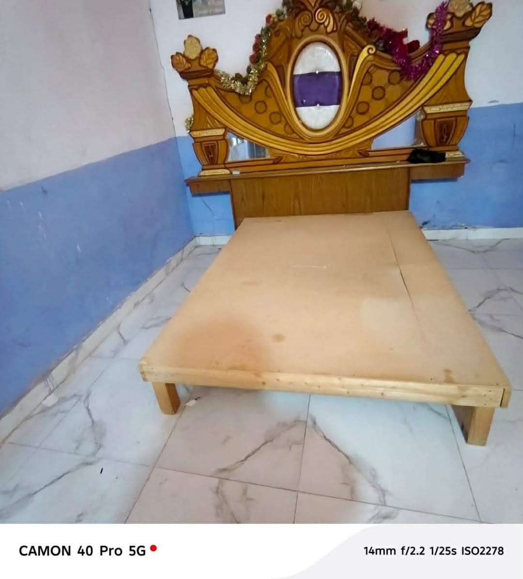 غرفة اخشاب للبيع نضيفه كلش مكانها نجف حيدريه السعر 450 بيع مستعجل


**إذا كنت صاحب هذا الإعلان وتريد حذفه لأي سبب، رجاءا أرسل رسالة إلى الدعم الفني**