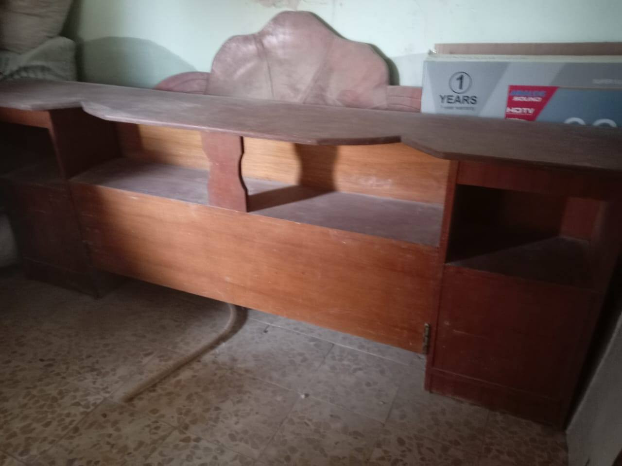 غرفه اخشاب للبيع كامله ما عدى الكشن ما بيهه السعر 200 الف وبيهه مجال المكان واسط قضاء الحي استفسار أكثر الاتصال ***********/ ***********
