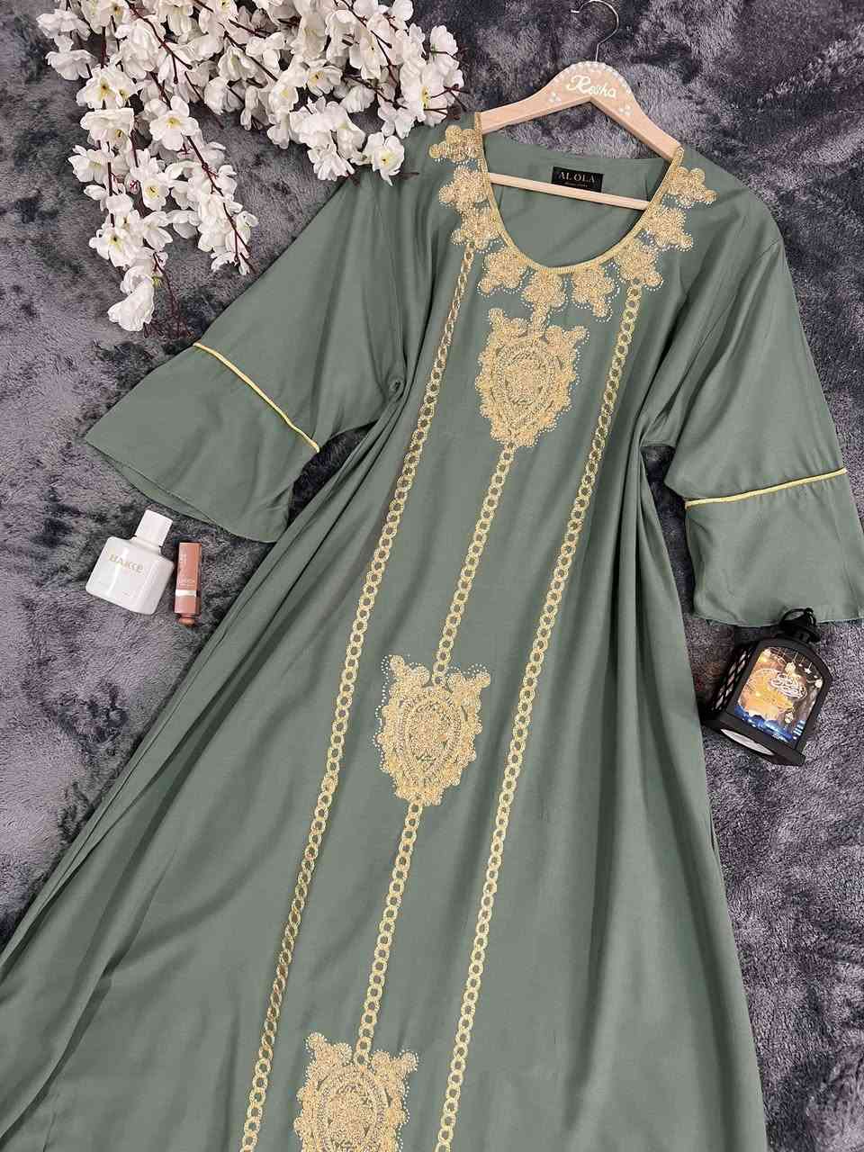 ⁨ ⁨ رمضان جاي… ولازم إطلالتج تكون غير 🌙✨
جلابية مرصعة ستراس تبرك برك وتخليج فخامة بكل جمعة ولمّة 🤍
سعر ١٢،٧٥٠
✔️ قماش كشمير أصلي درجة أولى
✔️ طويلة طول كامل (ستايل ملكي)
✔️ متوفرة بـ 6 ألوان
✔️ كل القياسات من وزن 50 لـ 105


**إذا كنت صاحب هذا الإعلان وتريد حذفه لأي سبب، رجاءا أرسل رسالة إلى الدعم الفني**