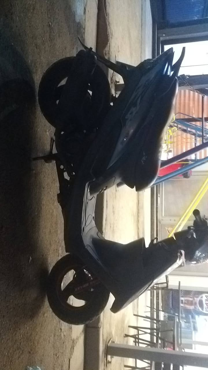 سلام عليكم دراجه ماكس  المراوس  فورزه او تي ماكس قديم دراجه كله بلاديه كله شغاله سلف واهندر  بس سلف بيه تجاري مكانه دوره حي صحه رقمي***********
