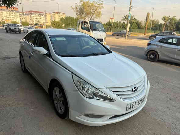 السلام عليكم مكلف بالنشر. هونداي سوناتا 2013 وارد خليجي المواصفات الشركة العامة محرك 2400 دوش قطعتين تبريد مري شفط ويل كب تحكم ستيرن السيارة نظيفة جدا مكفولة من صبغ وتبديل وبارد محرك ابلادي مابيهة نقص الحمدلله رقم بغداد انكليزي تحويل مباشر السعر 142 مكان السيارة بغداد جانب الكرخ حي العامل قرب البانزين خانة*********** بغداد
