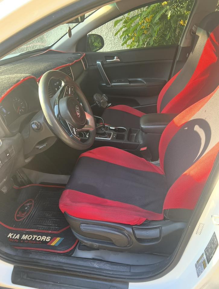 السلام عليكم سبورتج امريكا موديل
2021 نص فول  حادث موضح بصوره سطحي تبديل بنيد وجاملغ صبغ سياره مابيه اي نقص جاهزه ماشيه 58 ترهم مرارس موديل احدث
السعر 167 مبايل ***********
