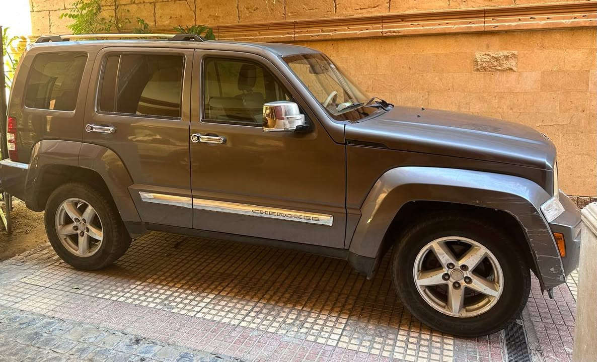 Jeep kk 2008
فبريكه دواخل ،راشه بره نتيجة التكليح 
عداد240000
تحتاج صيانه في العفشه و حاجات بسيطه في الكماليات و الحساسات


**إذا كنت صاحب هذا الإعلان وتريد حذفه لأي سبب، رجاءا أرسل رسالة إلى الدعم الفني**