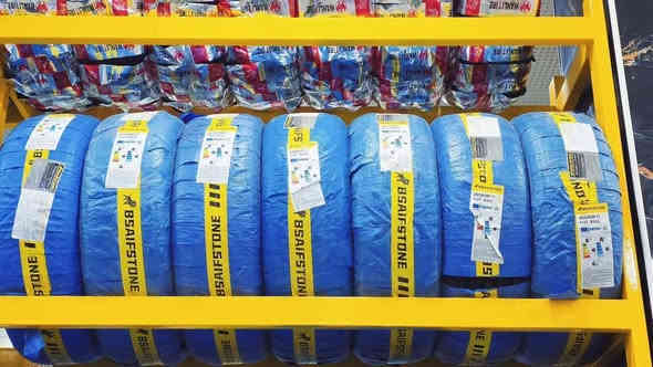 #شركتنا تعلن لزبائنهـا الكرام عن توفيـر كافـة انـواع الإطـارات من ماركات عالمية بمختلف القياسات والأحجام ودراجات و بطاريات 

تتميز شركة الريان التجارية 
✓ جودة عالية 
✓ أداء مضمون في جميع الظروف المناخية
✓ خدمة تركيب احترافية مجانية 
✓ ضمان حقيقي على جميع المنتجات
✓ اسعار مناسبة
✓ بيع جملة ومفرد

🛞 لا تتردد بزيارة فرعنه      
- #فرع الاول: ديالى الوجيهية منطقة الحساوية 
***********  /  ***********

#شركـة الريان التجاريـة خيـارك الأمثـل
