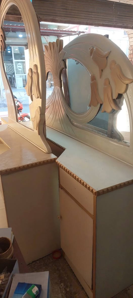 جربايه وميز وزاويه ب 75 الف
.بعقوبه ***********
