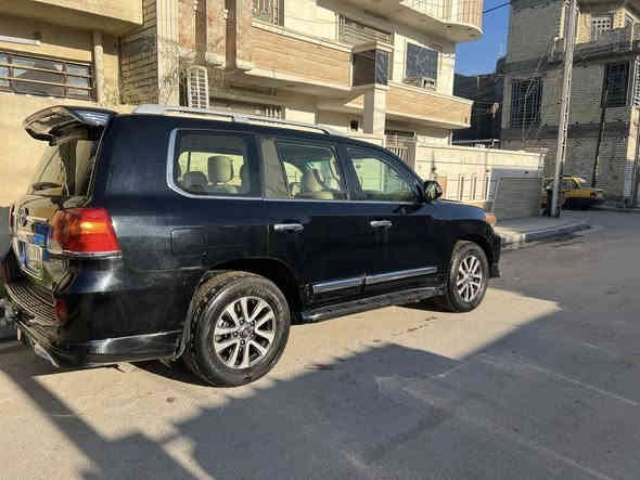السلام عليكم 
لاندكروز2012🎌

🇯🇵GXR  V6   4000

4X4

السيارة مكفولة كفالة عامة من الصبغ والضربة 

مواصفات السيارة 

شاشة 

4كامرات 

مثبت سرعة 

تحكم ستيرن 

كشن كهرباء 

ثلاجة 

فتحة 

زراكات للايت الامامي 

حساسات امامية خلفية 

مري شفط وية التقفيل 

تشغيل عن بعد 

عليهة ادامة كاملة من نوزلات بلكات فيت بم 

كلة جديد 

محرك كير كلة مكفول 

السعر 349وبيهة مجال 

للتواصل *********** 

مكان السيارة بغداد
