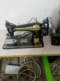 مكينة خياطة • للبيع • الحرية الثانية