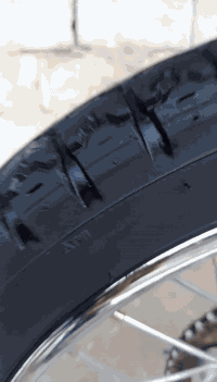 السلام عليكم دراجه للبيع كفاله عامه من الحين من اي شيء تعمير 26 موديل 17 اصلي  موجوده بالكوت شارع النفط هذا رقمي *********** ماطور بعد على السحق
