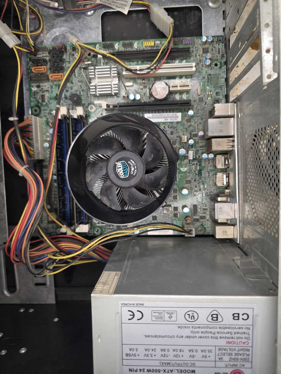 الحاسبة الاولى
Cori3 th4 كرت شاشه مدمج  مبرد معالج ستوك 
Ram ddr3 8g
Motherboard gigabyte ga h81m
Power supply 500w

الحاسبه الثانيه 
Cori7 th3 بدون كرت مدمج مبرد معالج ستوك 
Ram ddr3 8g 
Motherboard Q77h2am
Power supply 500w 

الحاسبه الثالثه 
Intel Xeon 2650 v2 مبرد معالج مائي 270 بدون فانات 
Ram ddr3 16g
Motherboard  X79-VG2
Power supply 650 w 

البوردات كلهن شغالات ومشغل عليهن العاب 

الاسعار تواصل واتساب 
***********
