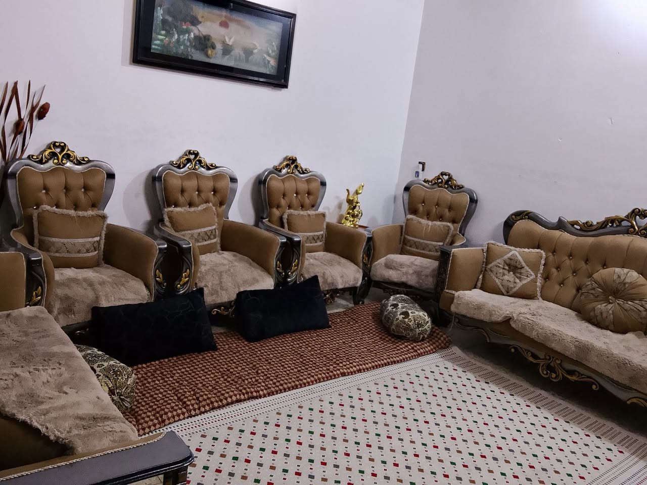 سلام عليكم تخم عشر مقاعد السعر على الخاص ***********
