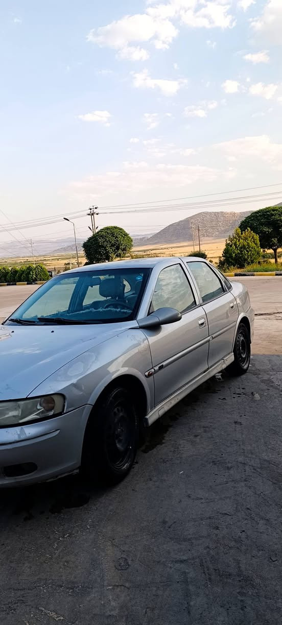 ئۆپڵ 2000سەنەوی ڕەقەم نوێ بێ بۆیاغ مەکینە گێڕ بەشەرت تەقەو ڕەقە بە شەرت کارەبای بەشەرت بێ بۆیاغ شوێن ڕانیە دەوروبەری ***********لە خزمەت دام تەلەفون بۆ ساعێبی بکەن بۆ زانیاری زیاتر 37مەعامەلە ئەدمین گیان وەری گرە زۆر سوپاس مەمنونم ئەدمین گیان
