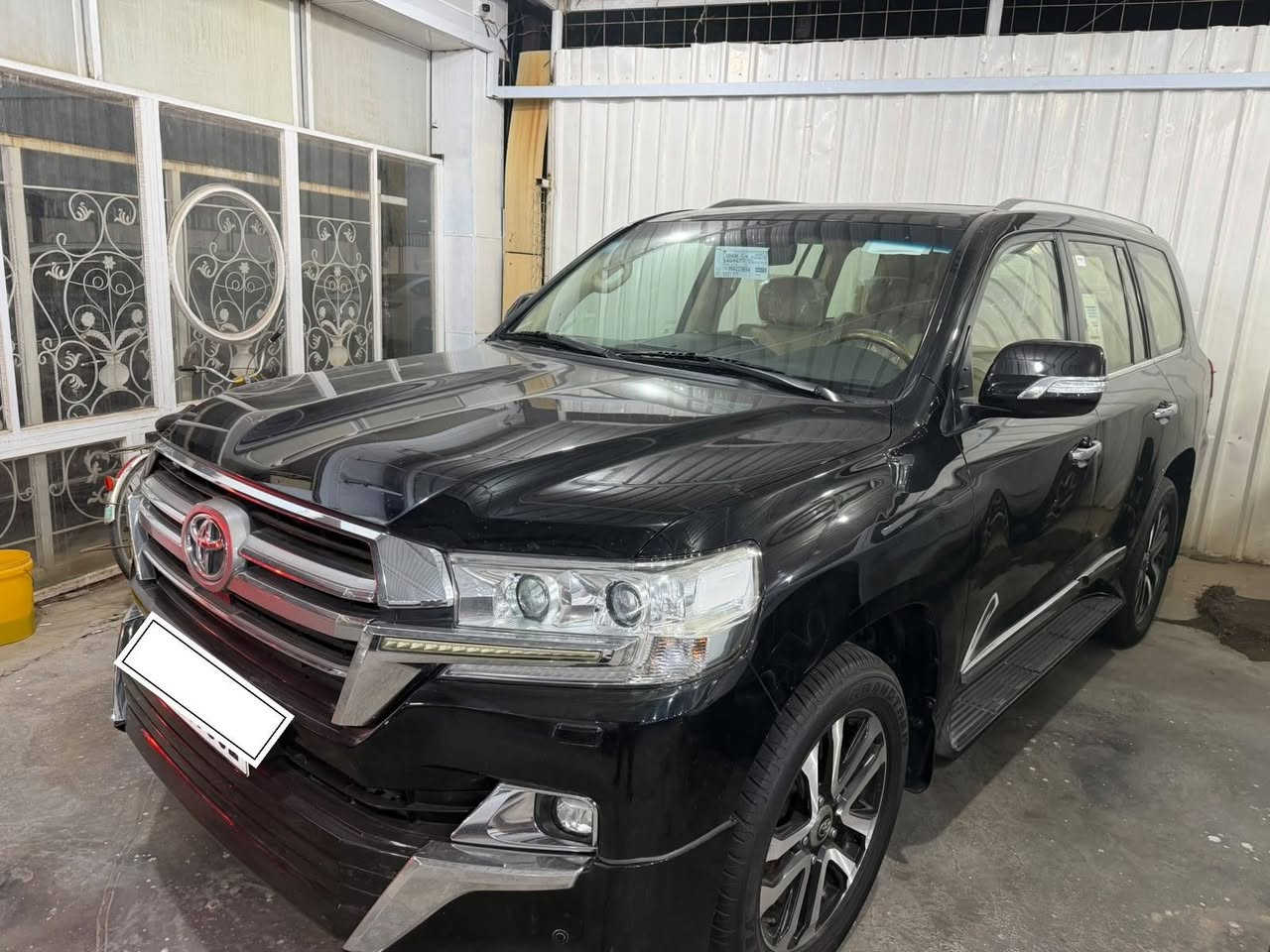 سلام عليكم Toyota Land Cruiser
ساز فول مواصفات موديل 16
السياره ماشيه 93الف
سعرها 42 الف وبيها مجال
السياره بدون صبغ حته الدعاميات مكفوله 
للاستفسار *********** ابو ستار
