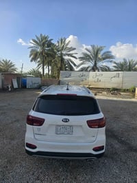 سورنتو خليجي ٢٠١٩ مكفولة فول عدا الفتحه السعر ٢٤٥ وبي مجال للتواصل ٠٧٧...