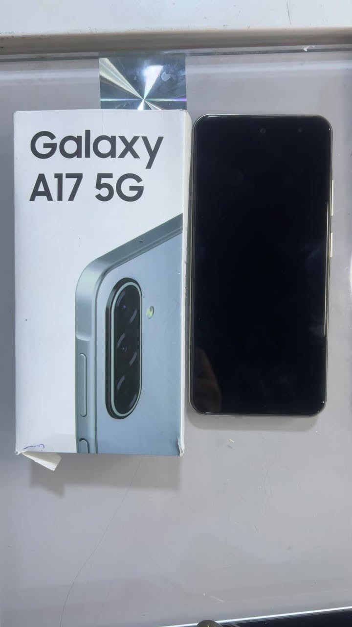 للبيع Samsung Galaxy A17 5G (ذاكرة 256 جيجا / رام 8)
السلام عليكم شباب  متوفر للبيع جهاز سامسونج Galaxy A17 5G نظيف جداً وبكامل مواصفاته  الجهاز يجمع بين الأداء السريع والتصميم النحيف 

​المواصفات الأساسية:

✅ الذاكرة: 256 جيجابايت 

✅ العشوائية (الرام): 8 جيجابايت رام (أداء سريع وبدون أي تعليق)

✅ الشبكة: يدعم الـ 5G للإنترنت السريع جداً والألعاب.

✅ الكاميرا: 50 ميجابكسل مع ميزة المثبت البصري OIS لتصوير سينمائي ثابت وبدون اهتزاز.

✅ التصميم: نحيف 

للشراي خاص يجي  ***********

سعره 210 وبيه مجال بسيط جهاز  كلش نضيف 

للشراي يجي خاص

