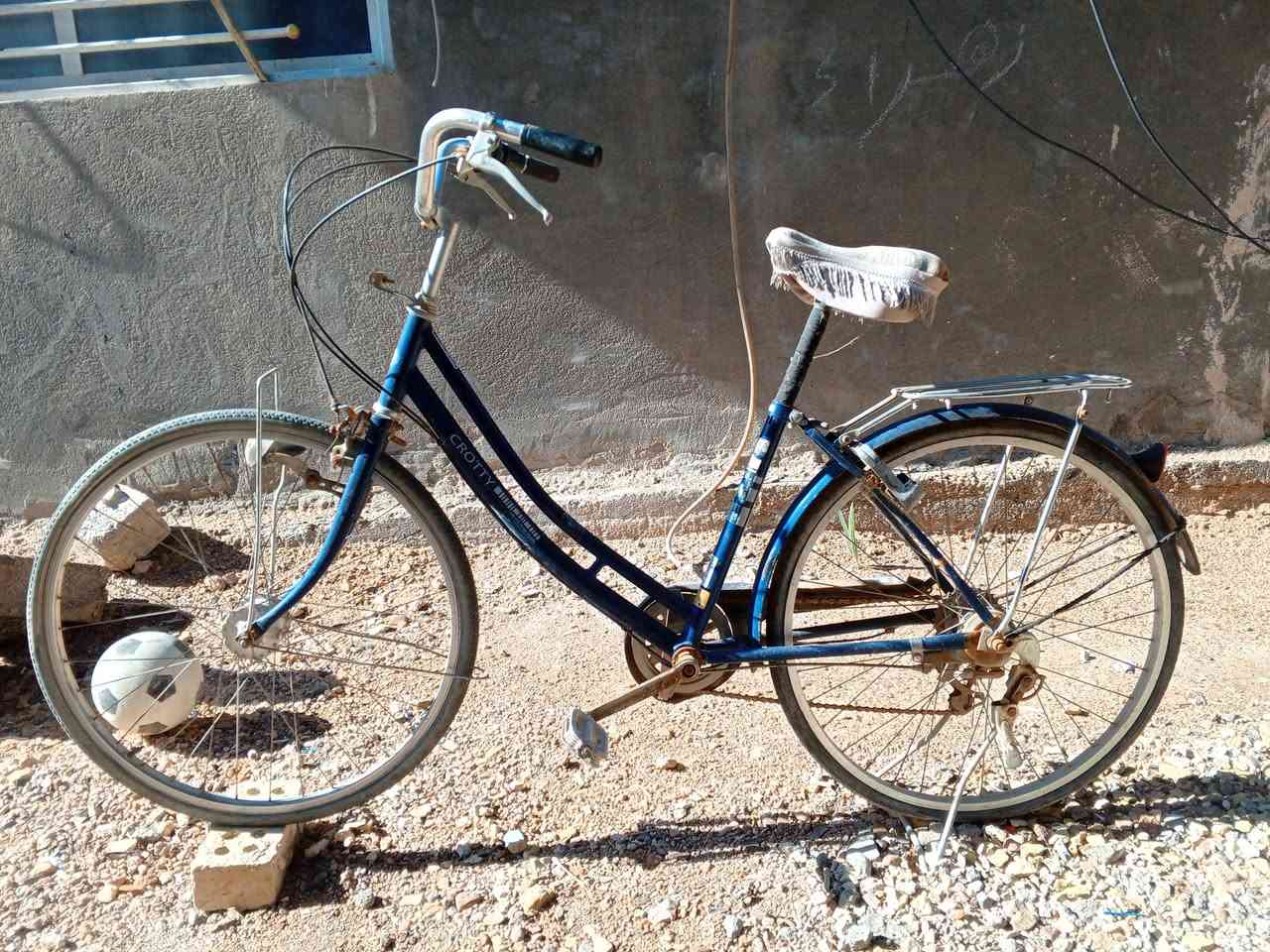 سلام عليكم بايسكل حجم ٢٦ ياباني ٦ مكاين ويل حساس الباسكل كلشي مابي يحتاجله  بس جوب امامي وجوب خلفي السعر عا الخاص متواجد فقط على الواتساب  الرقم ***********
