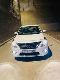 السياره للبيع نيسان صني موديل 2025 كفاله عامه نوعيه مصري ماشيه السياره...