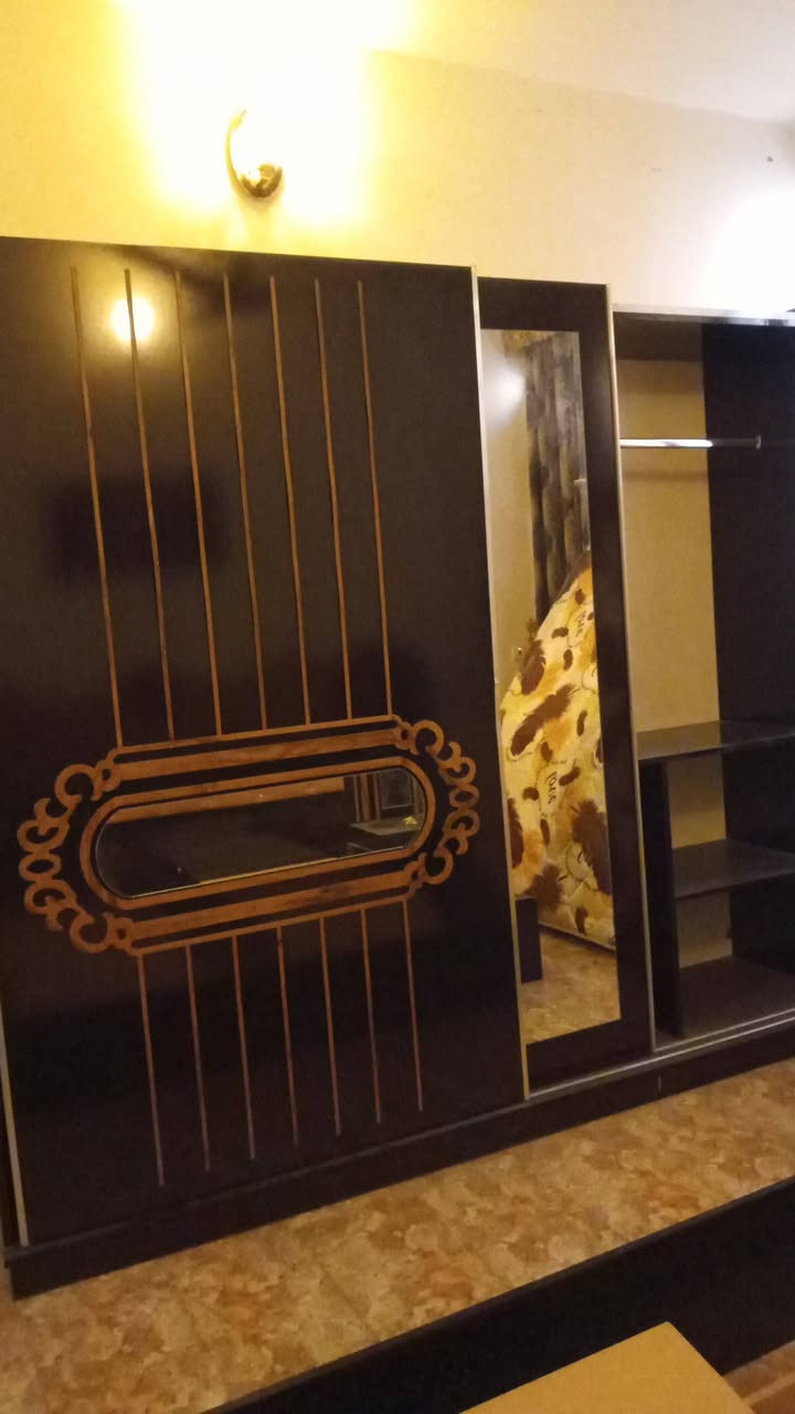 غرفه تركيه للبيع 6 قطع مكاني بغداد البلديات السعر ب250 الف وبيهه مجال اتصال ***********
