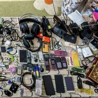 أغراض قديمة • موبايلات وكماليات • للبيع كلهن