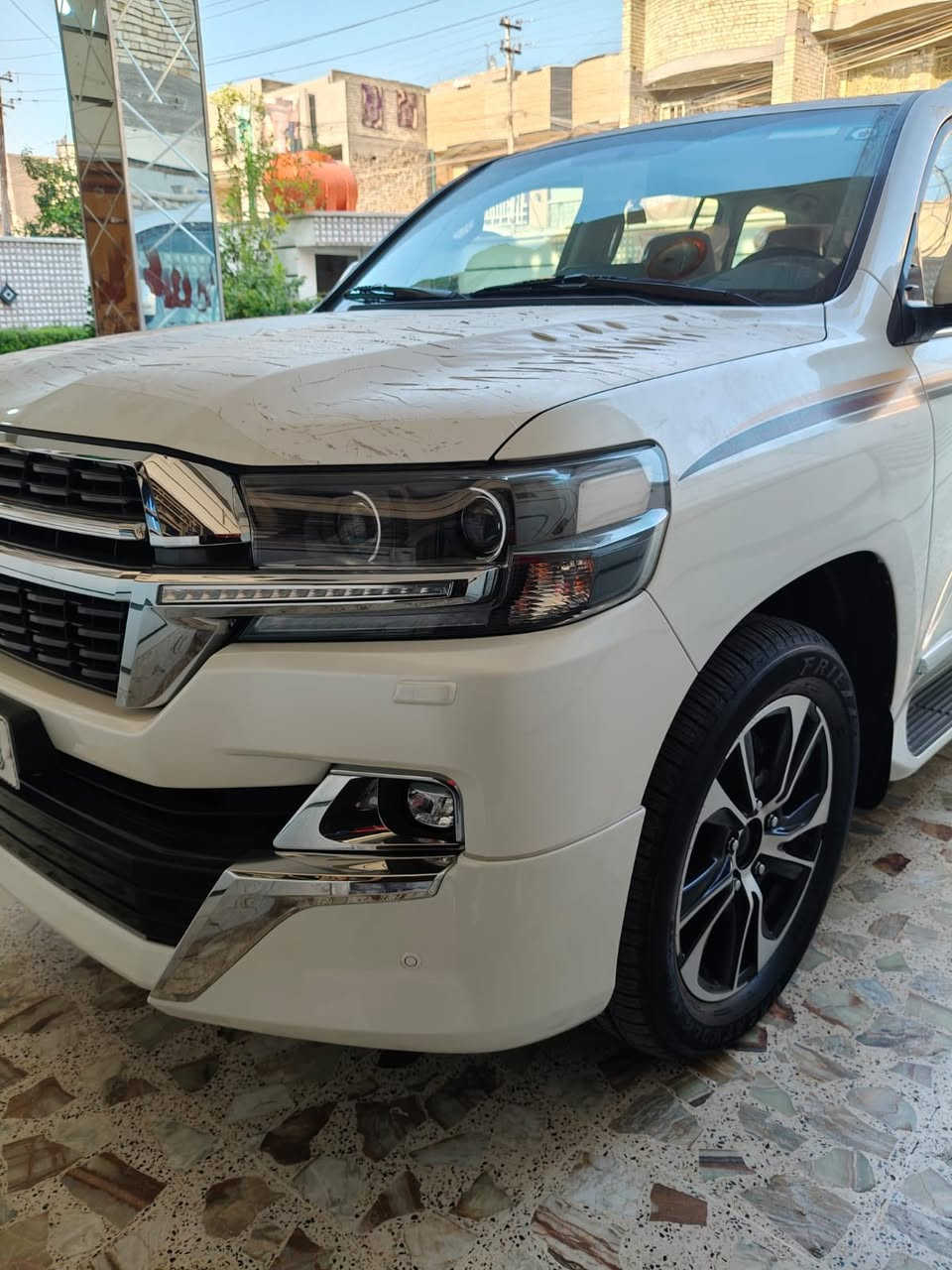 لاندكروز 2021 ( عل شرط بوضع الزيرو )
بريم اصل فول 1/1 ماشيه 15 الف 
السياره مكفوله من البارد والشخوط والتكحيل والرصعات مكفوله كفاله عامه حته البلاستك
داخل جلد اصلي بريم 
دبل كشن كهرباء 
كشن السائق 3 حركات
ديفيدي بل قماره 
تشغيل عن بعد 
فول تحكم استيرن 
شاشه اصليه 
دشبول زنون 
الباب الخلفي كهرباء 
بصمه تشغيل 
هوك خلفي 
طفايه 
حساس امامي خلفي 
زراك لايت ولايت زنون 
( ملاحضه هاي السياره متروكه لهسه يل مشت 15 الف وشرط الفحص )
البصمه الثانيه والعده والكتلوكات والكبات مال الشركه والسبير بعدهن ممستخدمات 
رقم بغداد دولي بسمي هزه وسنويه جديده
مكان السياره بغداد 
رقمي ***********
