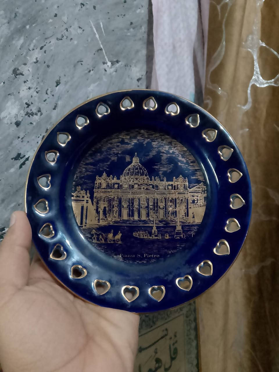 السلام عليكم تراثيات قديمه حيل نظافه عاليه شلعه 40 عنوان بغداد مدينه الصدر موجود توصيل***********
