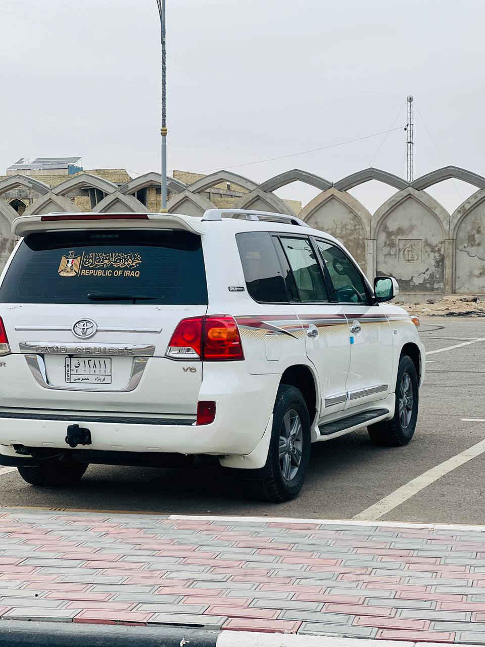 اسلام عليكم للبيع لاندكروز موديل 2009
وين اليدور جديد السياره مكفوله كفالة عامه من الدعاميه للدعامي صبغ بنيد فقط اثر تكشير بقيت السياره مكفوله من ضربه صبغ وفتح وتبديل 
رقم كربلاء مشروع وطني لغاية 2029 تخم تاير تبريد حداديه تدفئه 
المواصفات 
فول واحد على واحد 
ابريم + فتحت سقف + حساسات امامي خلفي 
شاشه اندرويد كامرة دواره 
7 راكب تلث قطع تبريد 
بصمة تشغيل +بصمة ابواب 
حجم المحرك 4000 /6V
السعر (265)
الاستفسار اكثر اتصل// ***********
عنوان السياره كربلاء المقدسة اخون مكلف بنشر بيع فقط
