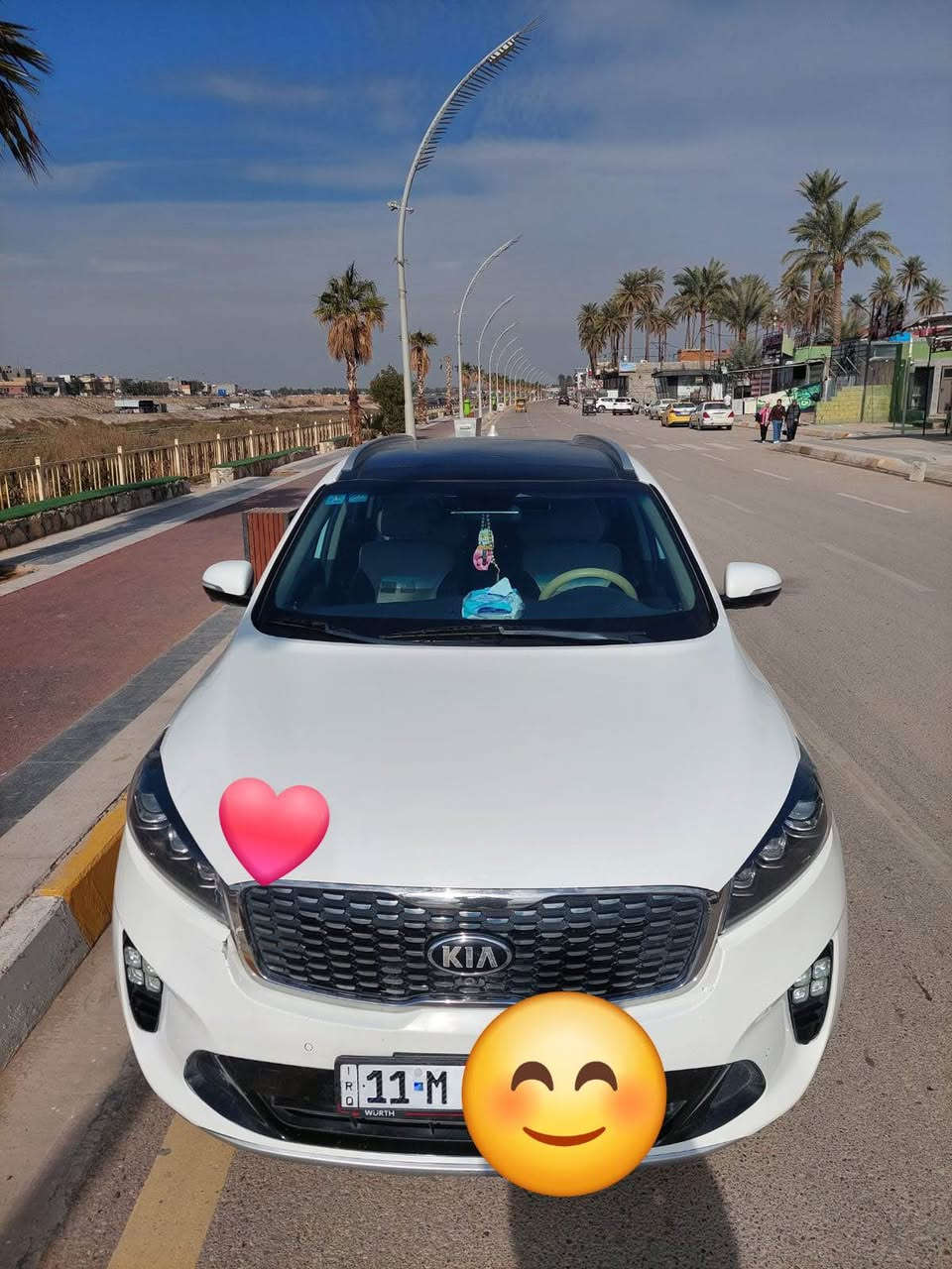 السلام عليكم 

سورنتو 2019 خليجي جي تي لاين فول مواصفات وبسعر 2016

رقم بغداد 

ماشية 74 ألف كيلو قابل للزيادة 
مكينة وگير مكفولات 

المواصفات :-

- كامرات 360
- ⁠فول تحكمات ستيرن 
- ⁠بنوراما
- ⁠لايتات فول LED
- ⁠تبريد 3قطع 
- ⁠شاشة كبيرة 
- ⁠كشنات جلد مع تحكمات كهرباء كراسي كهرباء
- ⁠حساسات امامي خلفي 
- ⁠سايد بريك دگمة +أوتو هولد
- ⁠فور ويل
- ⁠بردات بلادية 
- صندوق كهرباء

بيها شبر ونص صبغ بالصندوق يم الرقم 
وشبر بالبنيد من جهة الصدر 
ويوجد رصعات 2 على وضعها ما معدلة لكن السيارة جديدة جداً 

السعر ٢٤٠ وبيها مجال 

للأستفسار 
*********** بلاد, صلاح الدين
