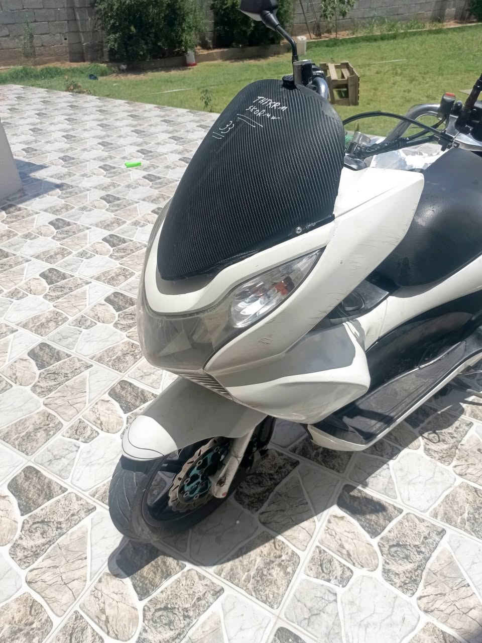 سلام عليكم....
دراجة (PSX)...(جيل الاول)  
🛵للبيع  
دراجة شلعه معدل كهربائيات كلهه شغاله 
دراجة جديده  بلادية
أي نقص مابيهة مكينه 150 
جيب فيتر وتعال افحص
العنوان  ديالى بلدروز رقم ***********  سعر مليون 350 بيها مجال حك جيه
