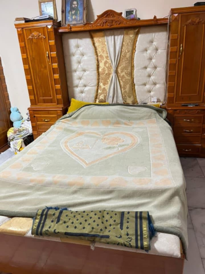 صاج عراقي ما بيها زلغ أو كسر أو ضرر استخدام سنه
سعرها مليون وربع مكان البصره


**إذا كنت صاحب هذا الإعلان وتريد حذفه لأي سبب، رجاءا أرسل رسالة إلى الدعم الفني**