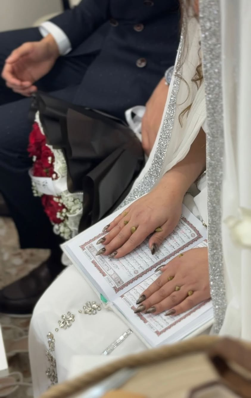 قفطان ابيض قياس 40 ويلبس 38
ماخذته ب 250 من قصر الانسه اريده ب 125قفل ووياه شال خطوبه ماخذته ب 25 اريده ب 15
القفطان والشال ملبوسات على كد عقد السيد
المكان بغداد


**إذا كنت صاحب هذا الإعلان وتريد حذفه لأي سبب، رجاءا أرسل رسالة إلى الدعم الفني**