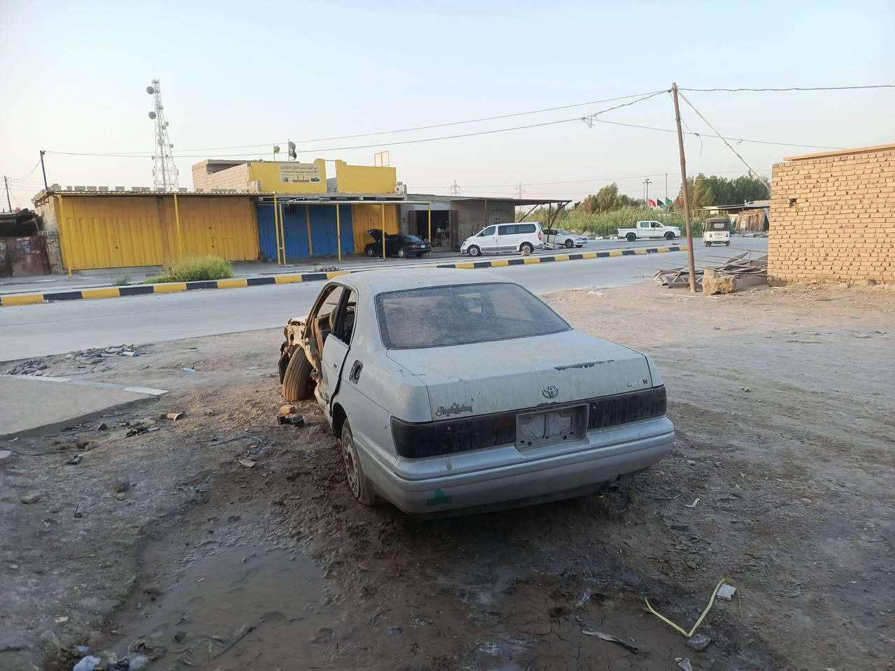 سلام عليكم شباب سياره بطه البيع 
رقم بغداد كير اومكينه جدد شغالات 
العنوان ذي قار قضاء رفاعي 
***********
السعر 33
